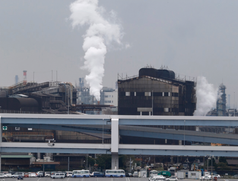 日本、2040年までに温室効果ガス排出量を73%削減へ：再生可能エネルギーと原子力の拡大を柱とする新たな気候戦略